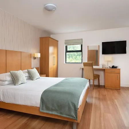 Hotel The In The Vale 4*